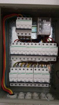 Electrician, instalatii electrice